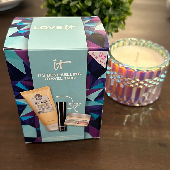 New in box IT Cosmetics Its Best-Selling Travel Trio Set - Picture 1 of 3